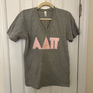 💎 ADPi embroidered V-neck grey tshirt